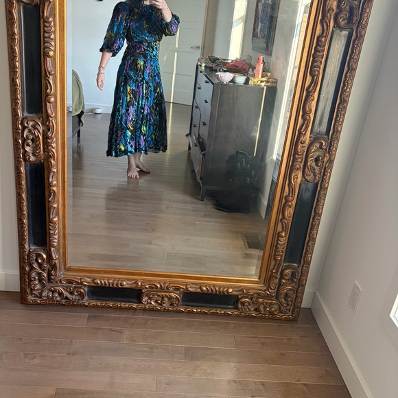 Vibrant Long Sleeve Women's Dress - Picture 4 of 5